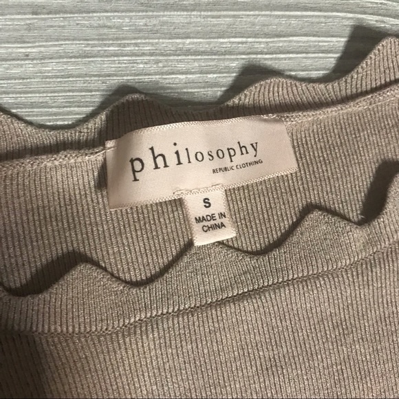 PHILOSOPHY Beige Tan Scalloped Edge Lightweight Elbow Length Sleeve Sweater - Picture 2 of 7